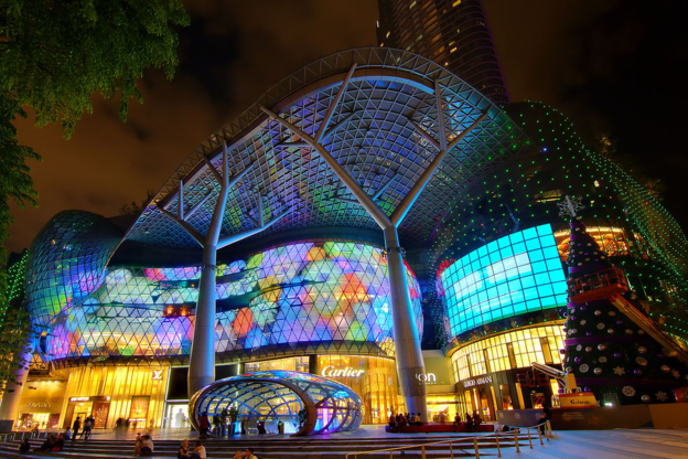 싱가포르의 쇼핑 중심지인 오차드 거리의 야경. /트위터 캡처