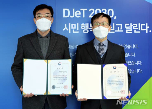 김규중 안전관리팀장(왼쪽)과 홍성희 차장