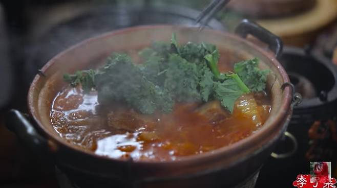 Li makes a kimchi stew (YouTube)