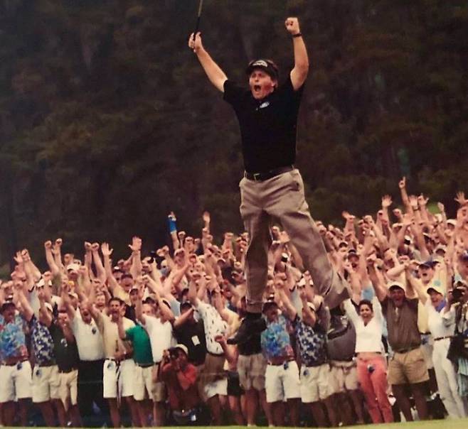필 미컬슨이 1991년 1월 PGA 투어 노던 텔레콤 오픈에서 우승한 것을 마지막으로 30년 동안 PGA 투어 대회에서 우승한 아마추어는 나오지 않았다. 미컬슨 인스타그램 캡처