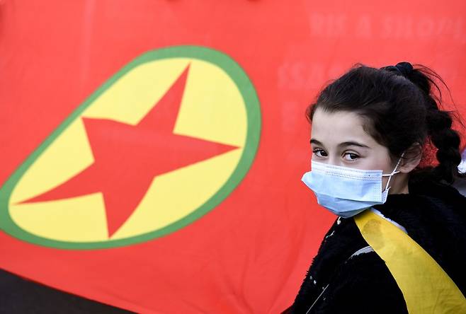쿠르드를 상징하는 깃발/사진=AFP