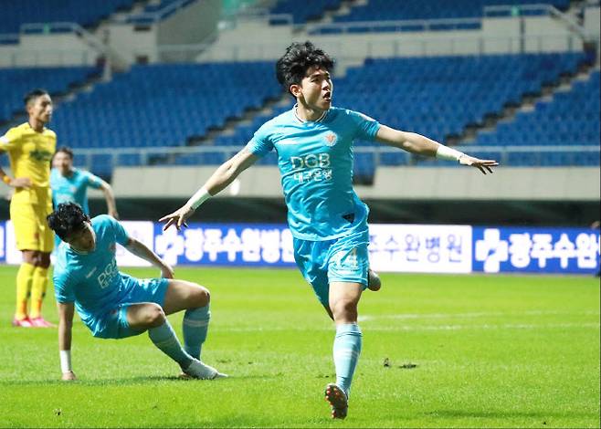 대구FC에서 강원FC로 이적하는 U-23 대표팀 공격스 김대원.