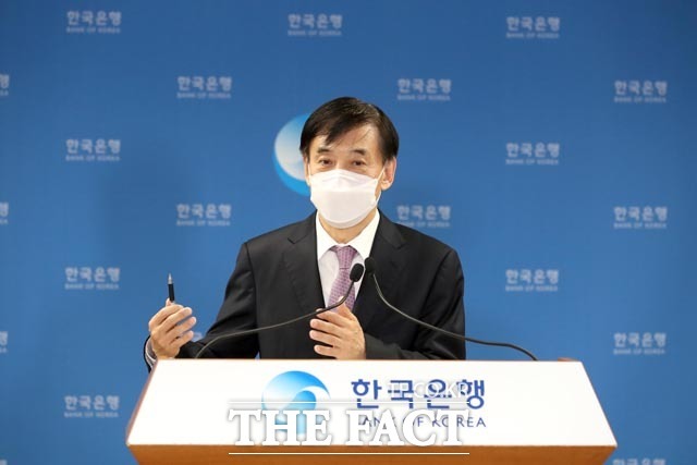 이주열 한국은행 총재가 15일 서울 중구 한국은행에서 열린 통화정책방향 기자간담회에서 발언하고 있다. /한국은행 제공