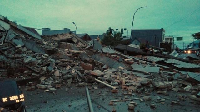 15일 새벽 규모 6.2 지진이 강타한 인도네시아 서부술라웨시주 마무주. 쿰파란 캡처
