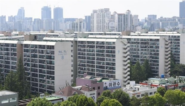 최근 실거래가가 신고가를 기록한 서울 대치동 은마아파트 전경. /사진=한경DB