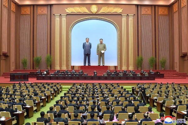 북한 최고인민회의 제14기 제4차 회의가 17일 평양 만수대의사당에서 진행됐다고 조선중앙통신이 보도했다. 사진=연합뉴스