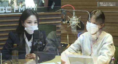 남규리(왼쪽)가 MBC FM4U '오후의 발견 이지혜입니다'에서 털털한 매력을 뽐냈다. 보이는 라디오 캡처