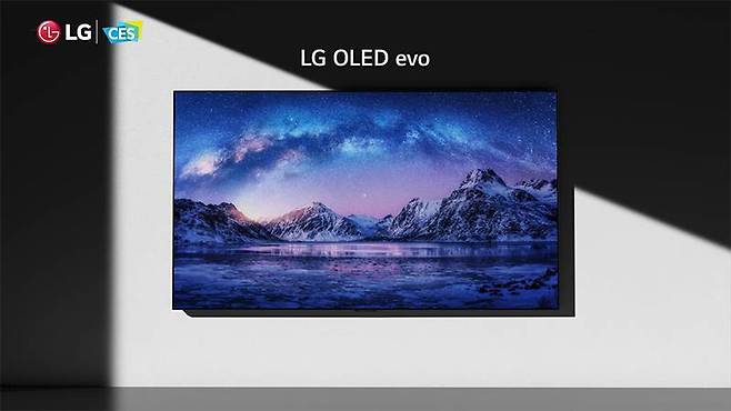 CES2021의 LG OLED 메인 제품이라 할 수 있는 LG OLED 에보, 차세대 OLED 패널이 탑재됐다. 출처=LG전자