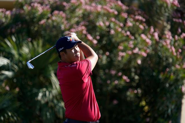 안병훈이 22일 미국 캘리포니아주 라킨타의 PGA 웨스트 니클라우스 토너먼트 코스에서 열린 PGA 투어 아메리칸 익스프레스 1라운드 17번 홀에서 티샷을 하고 있다. 연합뉴스