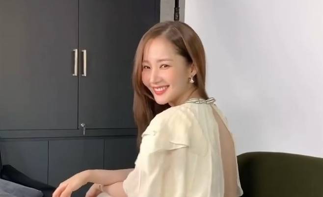 On the 22nd, Park Min-youngs agency, Namo Actors Official Instagram, posted a post with the phrase Park Min-young criminal will meet with Murder, She Wrote SHOW of Minyoung Monks fantasy from 5 pm today.Park Min-young beamed as she posed V in a deeply-backed outfit.In addition, Park Min-young showed off his unique innocent charm with a refreshing wink.Meanwhile, Baro, youre the killer!Season 3 is a life-long variety that takes place as Murder, She Wrote, and the Huhdang Monk, who was sincere in the arts, are united again and run to the end of a more massive conspiracy.