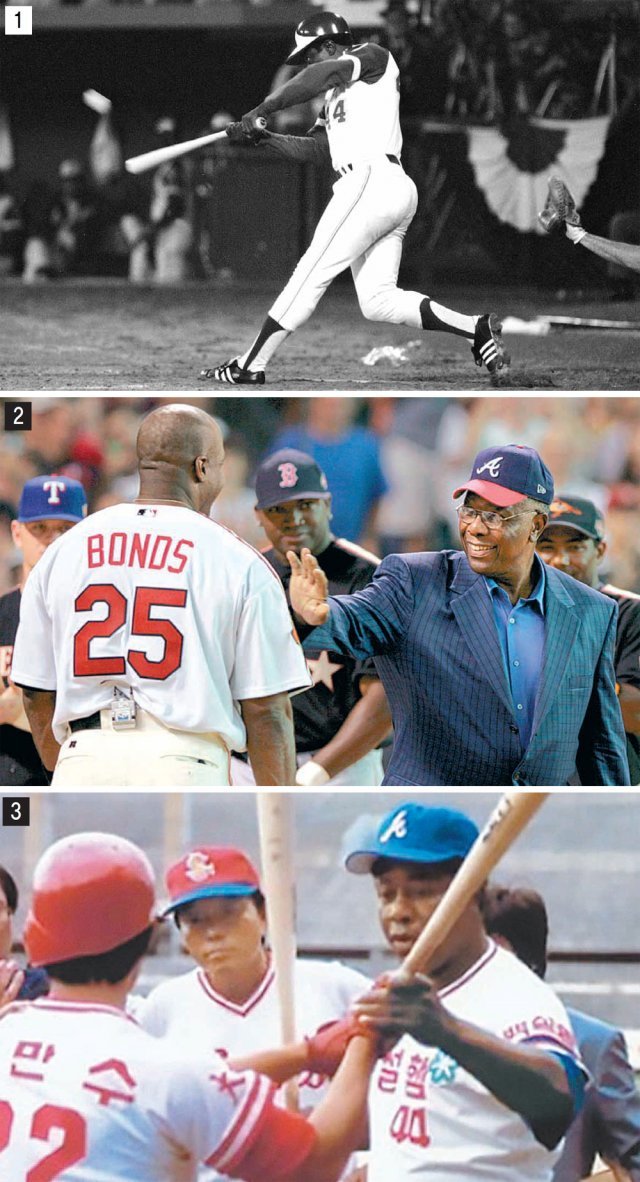 [1] 1974년 4월 8일(이하 현지 시간) LA 다저스전에서 고인이 715번째 홈런을 치던 순간. [2] 2004년 7월 12일 휴스턴에서 열린 올스타전에서 고인이 배리 본즈(왼쪽)를 격려하고 있다. 3년 뒤 본즈는 고인의 홈런 기록을 넘어섰다(통산 762개). [3] 1982년 한국프로야구 출범 후 한국을 방문해 이만수(당시 삼성)에게 타격에 관한 조언을 건네는 모습. AP 뉴시스·이만수 헐크파운데이션 이사장 제공