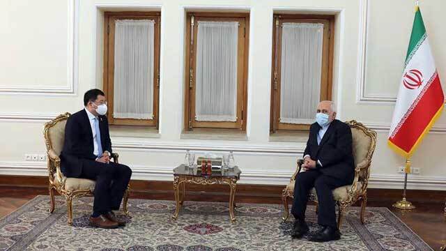최종건 외교부 1차관이 11일 테헤란에서 자리프 이란 외무장관과 회담하고 있다.