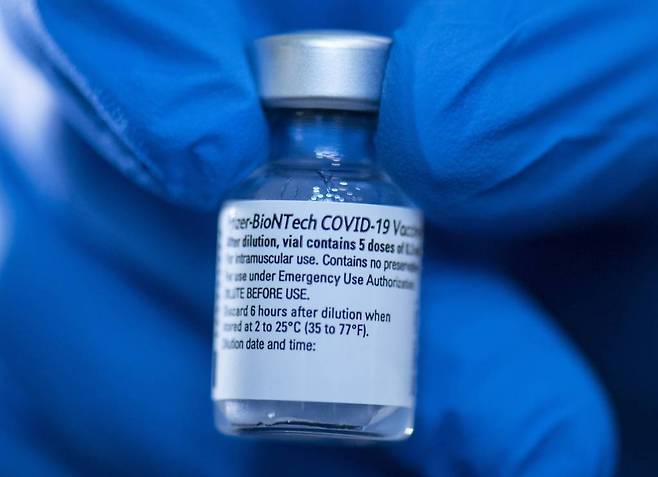 화이자-비오엔테크 코로나 19 백신 주사약병(2021. 1. 19.)/사진=AP/뉴시스