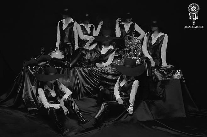 걸그룹 드림캐쳐가 26일 저녁 6시 미니 6집 '디스토피아 : 로드 투 유토피아'를 발매한다. 드림캐쳐 공식 페이스북