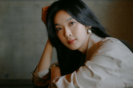 tvN 월화드라마 '낮과 밤'에서 제이미 레이튼 역을 맡은 배우 이청아/사진제공=킹스랜드