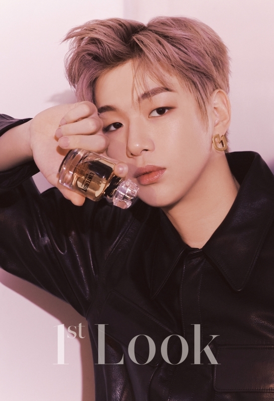 Givenchy Beauty (GIVENCHY BEAUTY) has announced the selection of The Artist Kang Daniels Perfume Model.Kang Daniel, who has shown a unique charm and atmosphere as a Givenchy Beauty official model since 2019, will expand his category to Perfume as well as color, and will carry out more diverse campaign activities.Givenchy Beauty released a cover with Kang Daniel through First Look 212.Kang Daniel in the public cover captures the attention of those who see it as a perfect chemistry with chic eyes, edged look, and Perfume with the popular The Artist down force.The Lanterdi O de Per with Kang Daniel in the cover is a woman Perfume with a bold reinterpretation of elegance, which contains orange blossoms that remind me of a beautiful bouquet, jasmine and a fragrance of moonflower.It also combines wood-flavored betiver and pacholi to feature feminine yet chic charm.The De Givenchy Collection, which was selected by Kang Daniel, is a new collection of Couture Signature Perfume released in 2021 at Givenchy Beauty.The De Givenchy Collection, which contains the identity of the Givenchy House, consists of nine unique flavors, ranging from eight gender-free Perfume and Couture signatures, each of which has a special raw material combined in a new way.In Korea, you can meet with Explusive at Shinsegae Times Square Givenchy Beauty store from February 4th.As the official model of the Givenchy Beauty, we expect Kang Daniel to participate in various campaign activities and have positive synergy with the brand, said a Givenchy Beauty official. We are going to expand the category with Perfume and show more variety and attractiveness, so I would like to ask for your attention.