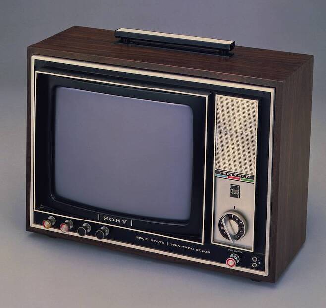 최초의 소니 트리니트론 TV, KV-1030(1968년) (출처=소니)