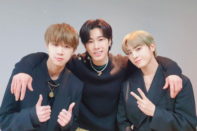 It was like a dream when I danced.Group Golden Child members Bae Seung-min and Kim Dong-Hyun are TVXQ members Yunho and warm Celebratory photoleft behind.Golden Child posted a photo with Yunho on the official SNS on the 30th.Bae Seung-min and Kim Dong-Hyun in the image released on the day are attracting attention because they are making a warm smile with Yunho and shoulder.They wrote, I respect you so much, Yunho, and I will work harder to make Golden Child a wonderful singer because I resemble you who are a dream of many people.Bae Seung-min said, It is the first song of my life and the order that I have always heard while dreaming of a singer.When I was a child, I was really dreaming when I danced with my idol Yunho from Gwangju. Previously, Yunho released the Enny Meeny challenge video with Bae Seung-min and Kim Dong-Hyun through TikTok.The three showed off their unique dancing skills with fantastic breathing, and showed off the warm chemistry of the music industry.Were so honored and monitoring the stage, Golden Child said. Well be like you, an artist who always sets an example.I am really grateful. Meanwhile, Golden Child released its fifth mini album YES. on the 25th and is continuing its active activities with the title song Burn It.golden child SNS