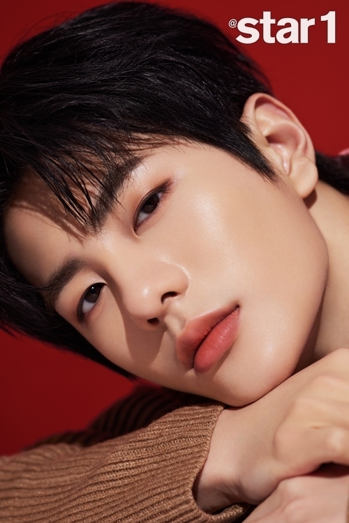 Golden Child bomins At Style pictorial, which is active in various fields such as music and acting, has been released.In this photo with Etude and Hershey Keysses collaboration, Bomin has a deadly charm that snipers from sweet and sweet mood to chic masculinity.Golden Child, whose bomin belongs to, recently made a high-speed comeback in three months with his mini-five album YES.I am satisfied that both the song and the performance are more complete than the short preparation period, he said, preparing for a comeback without any break as soon as the drama work is over.In addition to group activities, Bomin has become a major acting stone through acting activities such as web drama Aitin 2 and JTBC 18 Again.Bomin, who has not been well received for each work, asked me to score his acting score. He said, There are a lot of shortcomings, so I still have a long way to go.I will try hard, he said modestly.a mother-in-law bomin, who worked hard enough to prepare for going to foreign language high school as well as music and acting.I did so much that there was no private education that I did not even teach essay writing institutes and newspaper debates in tutoring schools, he said.