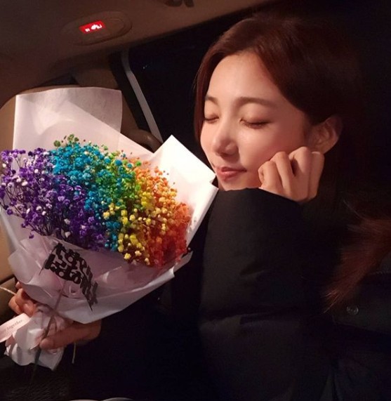 Actor Lee Chae-young captivated Eye-catching with flowers and a fresh visual showing off.Lee Chae-young posted a picture on his Instagram on the 2nd, along with an article entitled Thanks to me, I am a sister of Chae Young.The photo shows Lee Chae-young posing with a bouquet of flowers.Lee Chae-young wraps his face with one hand next to the flower or closes his eyes with a fresh face, and collects Eye-catching, which emits a lovely charm.Meanwhile, Lee Chae-young is meeting with fans through KBS2 daily drama Secret Man.