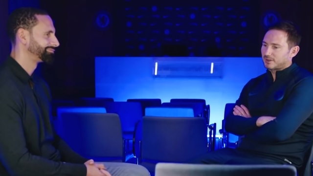 리오 퍼디난드가 지난해 3월 첼시에 막 부임한 프랭크 램파드 감독을 만나 이야기를 나누고 있다.  리오 퍼디난드 유튜브 캡쳐