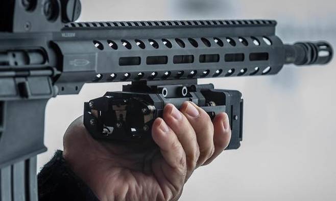 사격 초보도 ‘특등사수’로 변신 가능…美 육군 총기 장치 개발