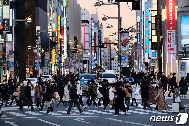 일본 도쿄 신주쿠구 거리의 시민들 <자료사진> © AFP=뉴스1