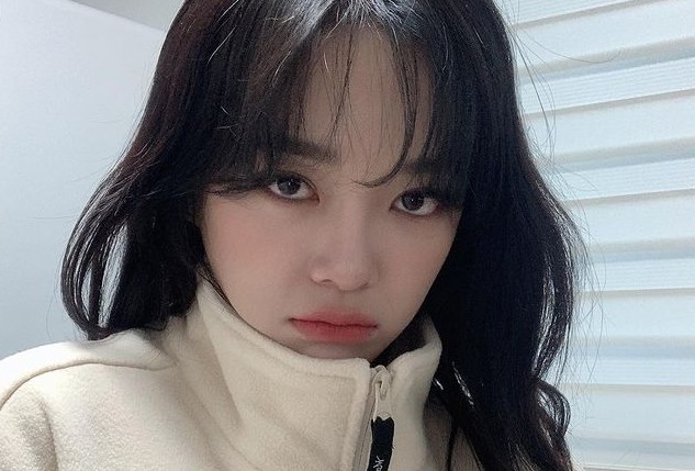 Kim Se-jeong, a member of the group Gugudan, unveiled a lovely recent situation.On the 5th, Kim Se-jeong posted several photos and videos on his Instagram.Kim Se-jeong in the photo stared at the camera wearing a beige housekeeper Robin Hood.Kim Se-jeong put half of his face inside Robin Hood to make a cute face or up the house and make a fat face.Kim Se-jeong showed off her flamboyant beauty by emanating a charismatic force with a blunt expression.On the other hand, Wonderful Rumors has confirmed the production of Season 2, and the special broadcast Wonderful Return will be broadcast on tvN and OCN at 10:40 pm on the 7th.