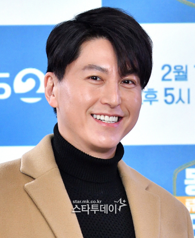 Online production presentation of animal TV of animal entertainment program Ryu Soo-young was held on the morning of 8th.Ryu Soo-young is attending a production presentation.Ryu Soo-youngs animal TV will be available on KBS 2TV at 6:10 Minutes on the 11th and 5:40 pm on the 12th.The event was conducted online with the influence of Corona 19.