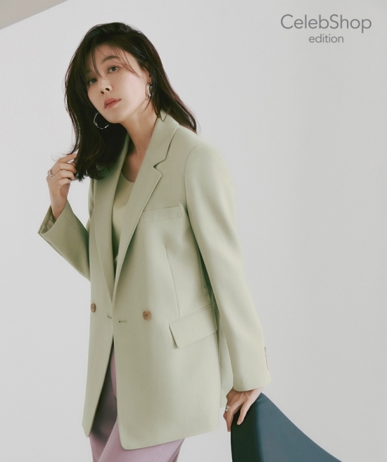 Actor Kim Ha-neul has released a Spring pictorial with Celeb shop edition.Kim Ha-neul in the public picture showed a fresh spring fashion and showed off a feminine yet casual mood.From a sophisticated look that matches the bright Full Metal Jacket inner set of Apple Green color and pink-toned pants, the Full Metal Jacket in black color adds a flower-printed teared skirt to show a comfortable formal look.It is a feminine long flower dress and a sophisticated knit best, and it has a romantic mood with a full volume silhouette, from bright lime color reminiscent of spring to a softly arranged black color.Celeb shop editions 21SS collection items worn by Kim Ha-neul are available for colorful styling matches.Full Metal Jacket, inner, best and dress can be matched with various items separately, so that it can be used highly.