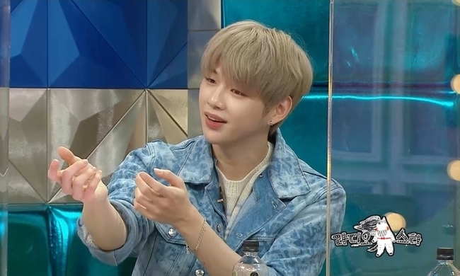 The public center singer Kang Daniel surprises the fanship that he has hidden, saying, There is my own stadium that raised me when Melencolia I was.MBC Radio Star (planned by Kang Young-sun / directed by Kang Sung-ah), scheduled to air at 10:20 p.m. on Feb. 17, will feature a Wonderful Visit with four people, Kim Bum-soo, Kang Daniel, Yang Chi-seung and Park Young-jin, who show off their Wonderful presence in each field.Kang Daniel, who made his debut through the audition program, is called National Center and is loved by him.Kang Daniel, who is also growing his presence as a solo singer following his group activities, released his new song PARANOIA on the 16th.This song is written directly by Kang Daniel, recalling the time when he was mentally struggling, as can be seen in the title of paranoia and paranoia.Kang Daniel, who visited Radio Star in three years, tells the story when he wanders emotionally, saying, I put my mind in the new song Paranoia when it was difficult.Kang Daniel then tells me that when he lost his passion and purpose, he was able to regain his old form by seeing the energetic stage of other singers.Kang Daniel is said to have surprised fans who have hidden that I have my own stadium that raised me when I was Melencolia I.It raises the question of who is the opponent who made Kang Daniel laugh.Kang Daniel will release charm by sealing off his talks from the pre-debut episode to the current story of showing off his shoe power.Kang Daniel says, When I was in the middle of the year, two bottles came early, he said, I came to the B-boy club and learned to dance.After falling in love with the charm of dancing, he reveals that he practiced dancing in a late night bus to the Shandong house after the practice.
