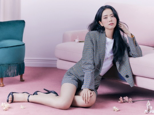 Group BLACKPINK member JiSoos picture was released.According to a photo released by Urban lifestyle womens fashion brand Gums ready Warsaw (it MICHAA) on the 19th, JiSoo captivated Eye-catching with its unique loveliness.He introduced eye-catching by introducing brooch, color points, embroidery, and tailoring to basic items such as dress, suit, skirt based on simple black color.In this campaign, Gums ready Warsaw will celebrate the spring season, a new start, with the theme of The Woman We Love, pursuing his values ​​and style and presenting a collection for women who are with the world with positive and lovely energy.In particular, JiSoo, which was selected as a new Muse, will introduce a premium line Black Edition and develop a variety of Muse lines.