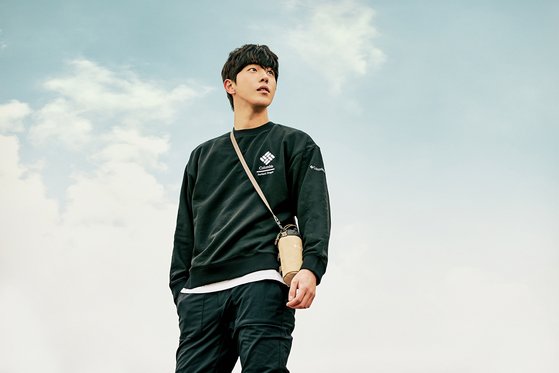 It is an image representing youth.Columbia, a global Outdoor Research sports brand, unveiled a spring season picture with its exclusive model Nam Joo-hyuk for the upcoming Spring.This picture shows the concept of MADE FOR OUTSIDE, which is a concept that enjoys outdoor research activities in open nature.Nam Joo-hyuk in the picture attracts attention by showing healthy and dynamic charm and trendy outdoor research climbing look in the background of the natural scenery of Inwangsan in Seoul, which is preferred by the MZ generation.