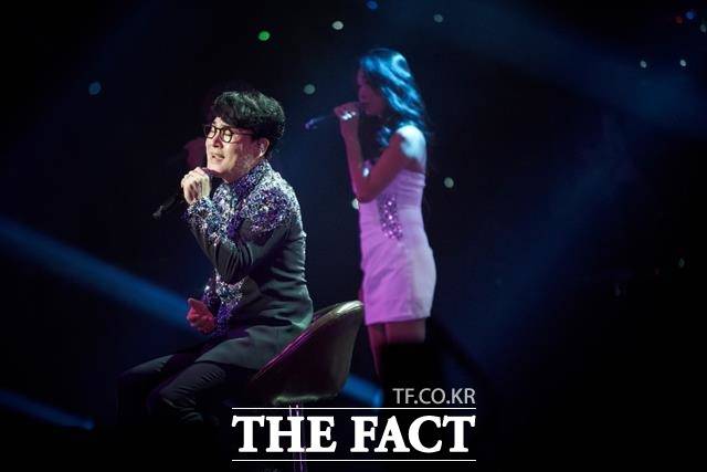 조항조는 '남자라는 이유로'의 음악적 색깔에 대해 "녹음을 할 당시부터 사랑 때문이든 경제적 이유이든 힘든 남자의 절절함을 노래의 중간 곳곳에 의도적으로 표현했다"고 말했다. /우리엔터테인먼트