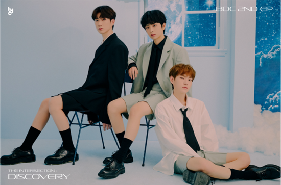 Brand New Musics talented trio of boy groups BDC (Kim Si-hoon, Hong Seong-jun, and Yoon Jong-hwan) released the last concept photo of their new album THE INTERSECTION: DISCOVERY.At 0:00 on the 26th, Brand New Music released the last concept photo of BDC 2ND EP THE INTERSECTION: DISCOVERY through official SNS channels of BDC, and first of all, the BDC members in the group photos caught the attention by completely digesting the sophisticated suits that matched the dandy semi suits and shorts.In the personal photos of the younger generation, Kim Si-hoon produced a calm mood in a black shirt and a light mint suit, Hong Seong-jun wore a black baseball cap on a white shirt and showed a soft charisma with a deep gaze. Yoon Jong-hwan showed a mysterious charm with a faint pose covering one eye,BDC, which released all concept photos of its new album THE INTERSECTION: DISCOVERY today, plans to further enhance global fans expectations by releasing differentiated promotional content prepared for this album, including track lists, music video teasers, album previews, as well as Lyric teaser photos and comeback spoiler videos, sequentially until release.Meanwhile, BDCs 2ND EP THE INTERSECTION: DISCOVERY will be released at 6 pm on March 8, and is currently being pre-sold at various online music sites.Photo: Brand New Music