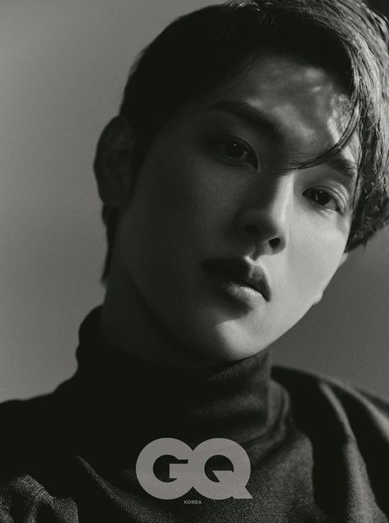 Actor Siwan, who has been on a ten-day journey since he successfully transformed into Acting with Drama Run On, confirmed his appearance in the entertainment show The Wheeled House, and decorated the photoreal in the March issue of the mens magazine, Jikyu Korea.This photoreal attracts more attention by capturing the chic charm of Siwan in the languidness.Black turtleneck, shirt Jungle Animal Hair Salon 2 - Tropical Beauty and other basic Jungle Animal Hair Salon 2 - Tropical Beauty alone gave off an understated sexy and made the atmosphere stand out.Siwan, who conveyed a different feeling every cut, is the back door that showed the aspect of the pictorial artisan in the field without any hesitation and led the cheers of the staff.Siwan, who runs running every time he has time, said, I run because I am afraid that I will become lonely and lazy.I played in a 10-kilometer course and finished in 41 minutes. Im going to be in 30 minutes. When asked about what it means to wan, Siwan said, I know how important it is to go well without shaking to the point of goal.I need to finish it well to the end, so I make a difference. I am an expert in the character I am acting, he said, I am trying to make my own by constantly digging into and thinking and giving opinions.Meanwhile, Siwans phototorial cut and interview can be found in the March issue of Zikyu Korea.Photo = Zikyu Korea