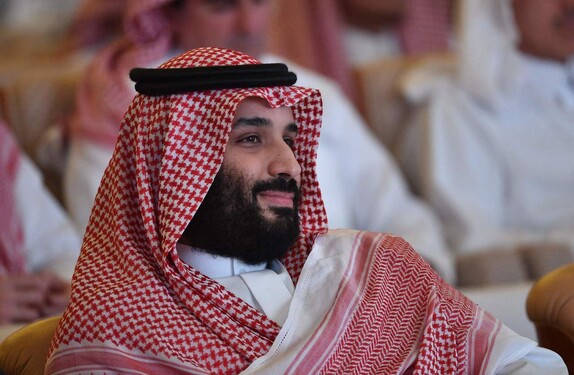 사우디아라비아의 실권자인 무함마드 빈 살만 왕세자가 지난 2018년 10월23일 리야드에서 열린 미래투자이니셔티브(FII)에 참석한 모습. 리야드/AFP 연합뉴스
