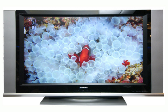 2004년 출시한 LG전자 55인치 LCD TV. <LG전자 제공>