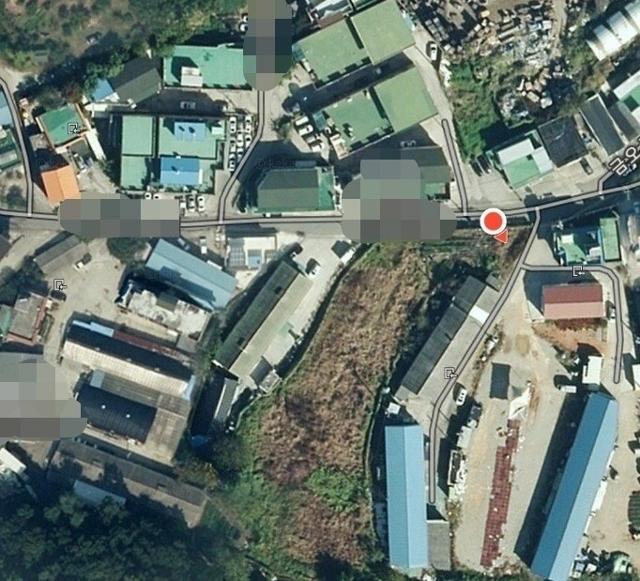 경기 시흥시 과림동의 한 마을. LH 직원이 매입한 것으로 추정되는 밭 주변에 주택과 공장들이 즐비하다. 다음 지도 캡처
