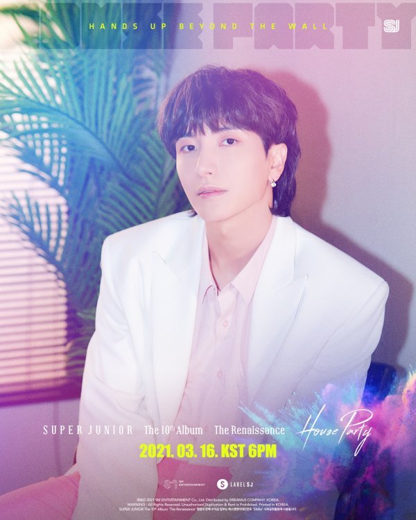 Super Junior released the title posters of Lee Teuk, Siwon and Donghae on the official SNS at 10 am today (3rd), and they had previously attracted attention with a unique combination called Passionate Unit (passionate unit).The new image created an atmosphere that contrasted with the Lee Teuk of the Party Concept, the East Sea, and the coolness of the Trap Concept, and inspired global fans curiosity about the new song House Party (House Party) by including the lyrics HANDS UP BEYOND THE WALL.The Super Junior new album unit title posters, which are divided into Passionate (passionate), Versatile (multipotential), and Beauty, will be released sequentially from today, starting with Lee Teuk, Siwon and Donghae.Meanwhile, the Music Video for the title song House Party, which is a disco pop genre with light and exciting rhythms and guitar riffs, and the full music of the regular 10th album The Renaissance (The Renaissance) will be available on various music sites at 6 p.m. on the 16th.