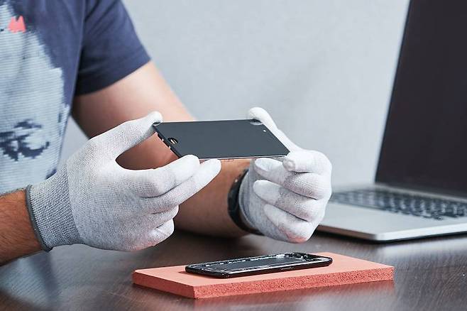 중고 판매 전 외장 칩 유무를 확인하자, 출처=셔터스톡