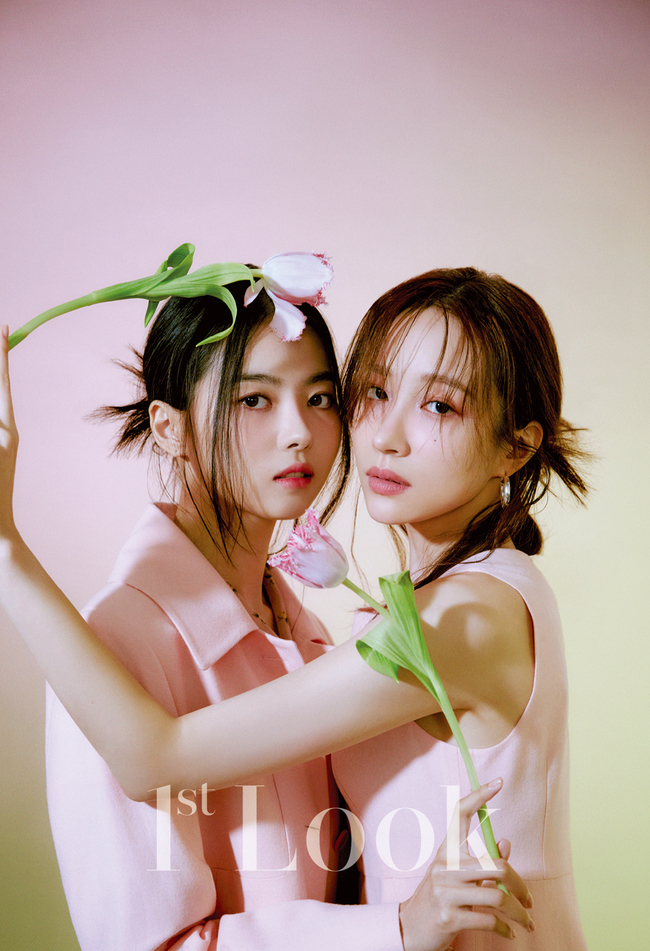 EXID actor Hani and Lim Na-young from Iowa were released.magazine First ImpressionsIn this photo, Hani and Lim Na-young used flowers as props and showed a spring-like appearance.Like the protagonist in a masterpiece, dreamy eyes and languid poses were added to create a fascinating atmosphere.The two, who are known as close friends, revealed the opportunity to get close in the interview after the filming.