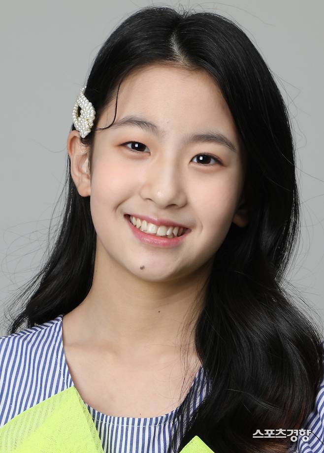 ‘트롯전국체전’ 오유진이 5일 오후 스포츠경향과의 인터뷰에 앞서 다양한 포즈를 선보이고 있다. ‘프린세스’ 오유진은 남다른 끼와 실력으로 많은 사랑을 받으며 기대를 모으고 있다./박민규 선임기자