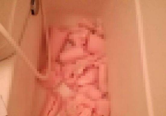 지난해 8월 한 온라인 커뮤니티에 올라온 리얼돌 훼손. 사진=온라인 커뮤니티