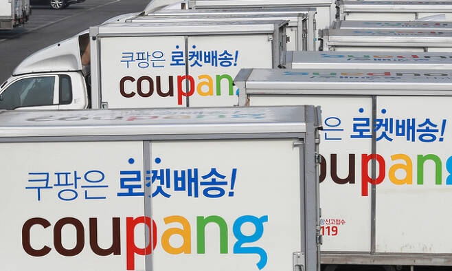 11일 서울 서초구의 한 주차장에 쿠팡 트럭들이 주차되어있는 모습. 뉴시스