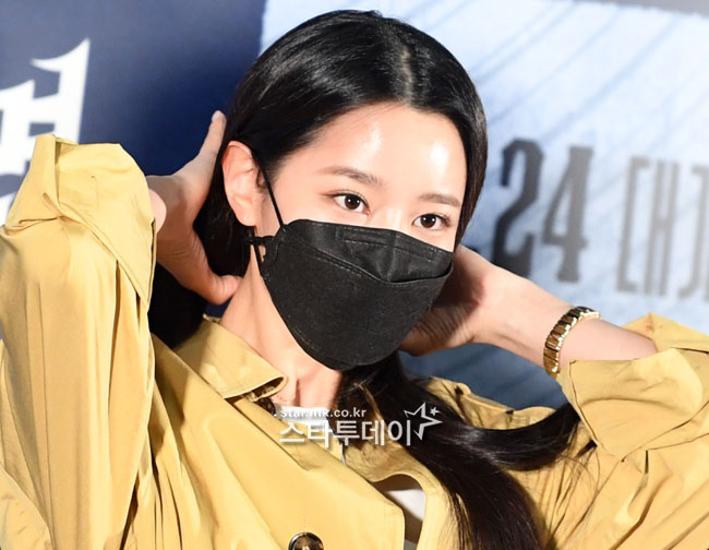 Actor Johyun is questioning and answering at the premiere of the movie hypnosis at the entrance of Lotte Cinema Counter in Seoul, Jayang-dong on the afternoon of the 16th.
