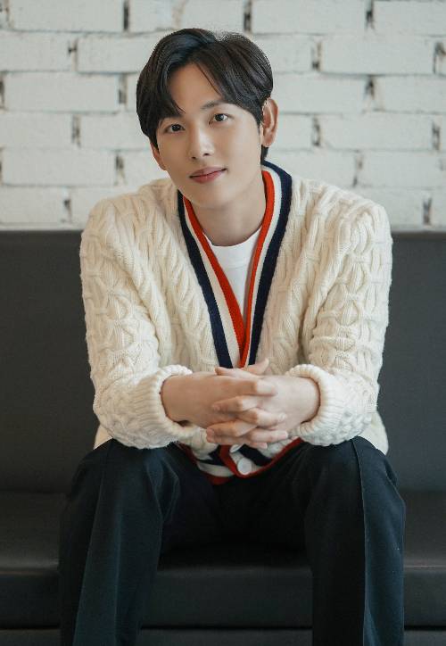 JTBC 드라마 '런 온'에서 기선겸 역을 연기한 배우 임시완. 플럼에이앤씨 제공