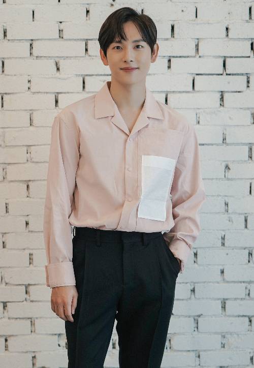 JTBC 드라마 '런 온'에서 기선겸 역을 연기한 배우 임시완. 플럼에이앤씨 제공