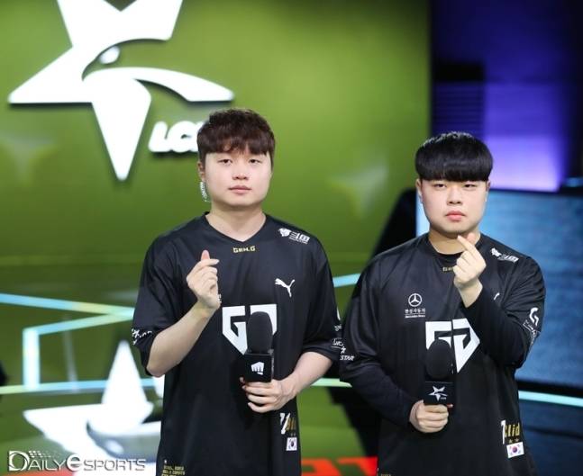 젠지 e스포츠 '비디디' 곽보성(왼쪽)과 '클리드' 김태민.