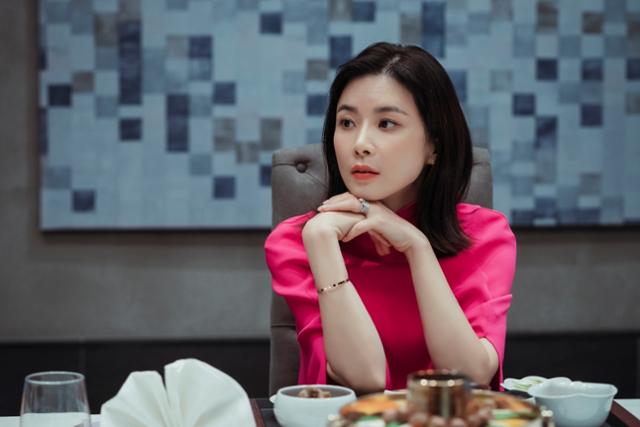 ‘마인’ 이보영이 전직 톱 배우이자 재벌가 며느리로 변신한다. tvN 제공